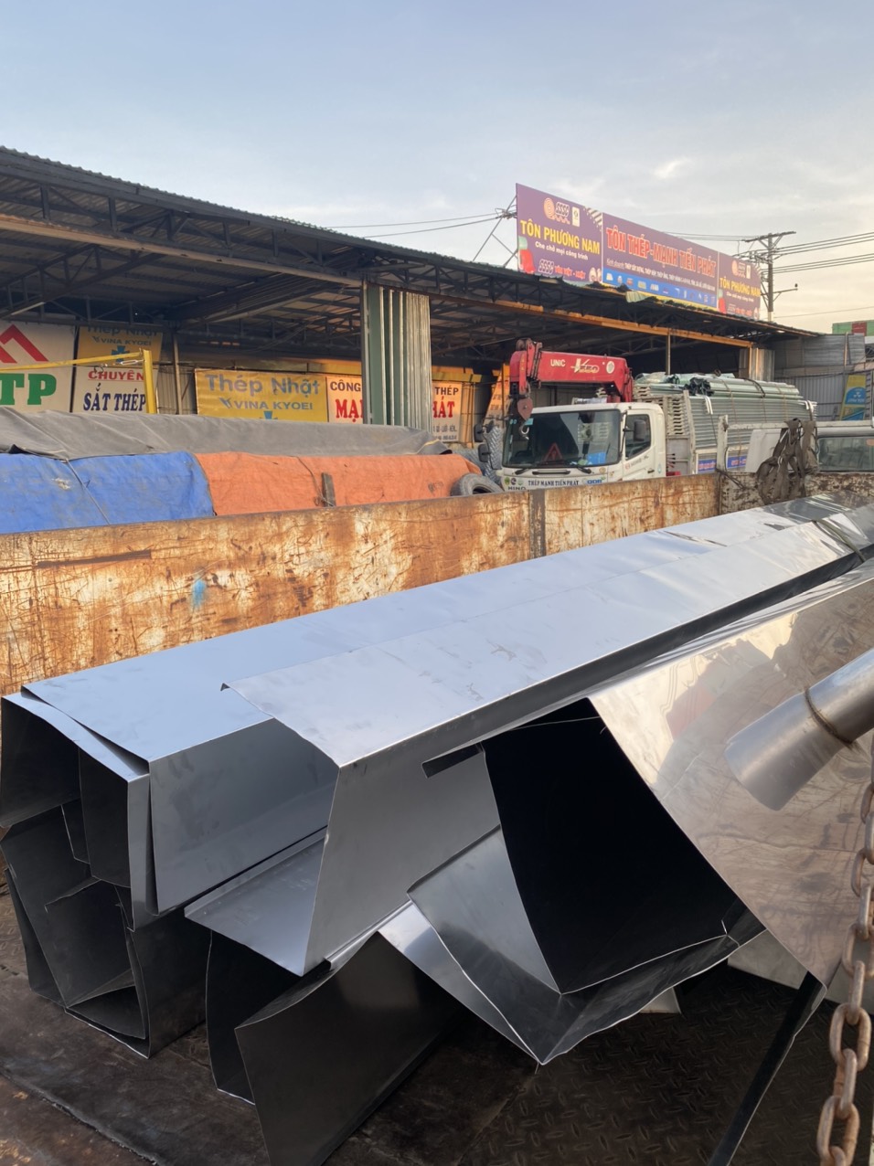 thi công lắp đặt Máng xối Bình Dương .16